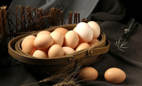 雞蛋這樣吃相當于在吞炸彈 辨別好壞雞蛋的選購技巧