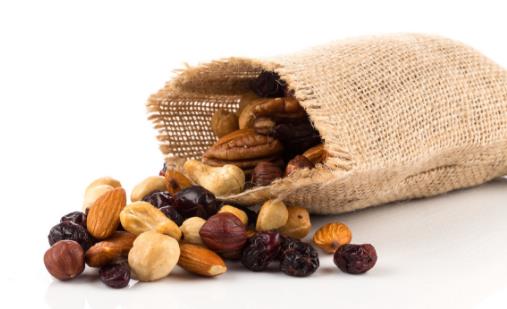 堅果雖好但要控量日常攝入量 堅果雖好睡前不要吃