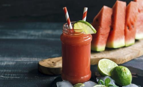 長期飲用果汁對身體并不好 喝果汁不如直接吃水果