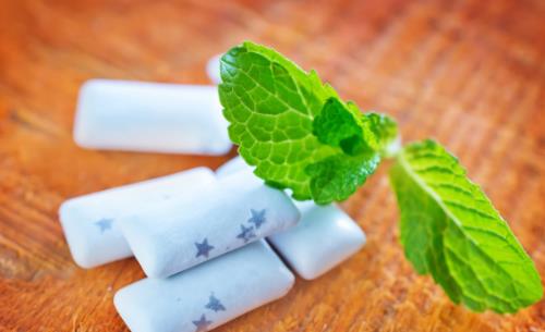 沒事就嚼口香糖？小心給你帶來這些副作用