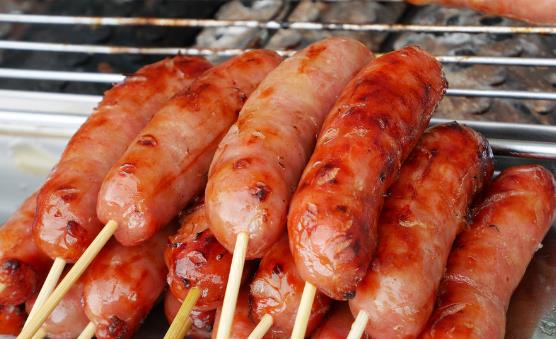 火腿腸和香腸有何不同 到底哪樣對(duì)人的身體健康有益處