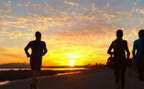 ?晚上跑步減肥 控制運(yùn)動(dòng)強(qiáng)度注意安全