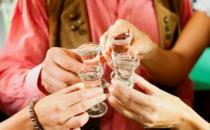 絕不能用來下酒的食物 喝酒禁忌歌助你酒后不傷身