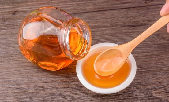 蜂蜜是絕好的滋補(bǔ)品和天然藥品 蜂蜜食用時(shí)間有講究
