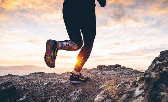 只要記住以下這八點 跑步不但不傷膝還能壯膝