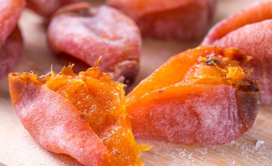 經常化妝 臉上長斑怎么辦？