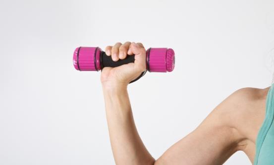 類風濕關節(jié)炎日常護理法 鍛煉常做關節(jié)拉伸運動