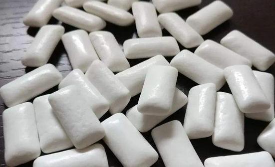 嚼口香糖能夠緩解注意力 經常嚼口香糖對身體的利與弊 