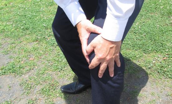 減輕膝蓋疼痛的有效方法 中醫有小妙招治療關節炎