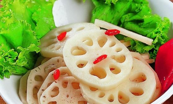 蓮藕華而樸實(shí)營養(yǎng)高 蓮藕燉排骨無疑是天作之合