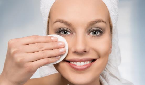 怎樣完美卸掉眼妝 眼妝需要選用專用卸妝產品