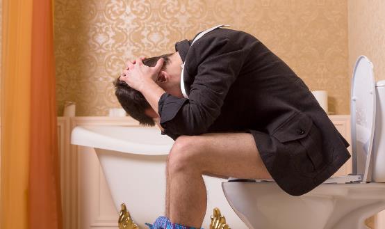 導(dǎo)致便秘的日常習(xí)慣 飲食預(yù)防痔瘡形成的禁忌