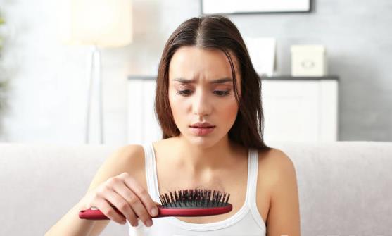 產(chǎn)后脫發(fā)到底該怎么辦 加強營養(yǎng)保持樂觀情緒