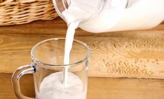 愛喝香濃牛奶的人小心肥死 四招選購安全牛奶飲品