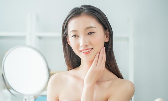 辦公室內的肌膚殺手有哪些 辦公室OL日常護膚技巧