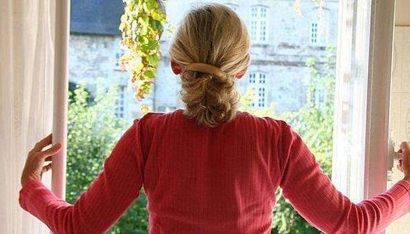 新型冠狀病毒可以開窗通風(fēng)嗎 開窗通風(fēng)病毒會(huì)進(jìn)來嗎 什么時(shí)候開窗