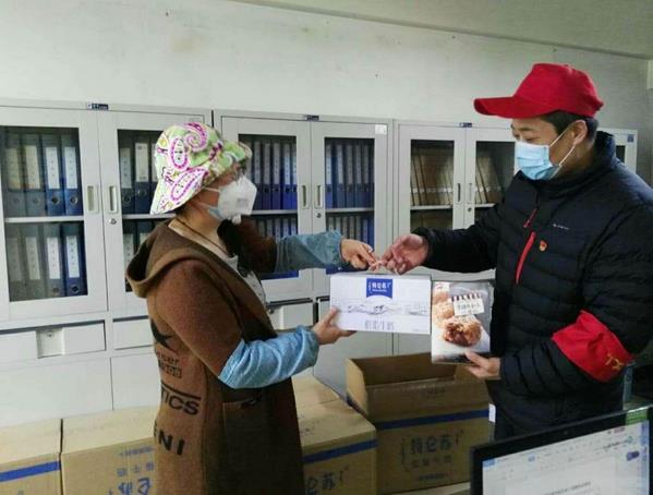 共同戰役！西安普瑞眼科向社區捐贈生活物資暖人心