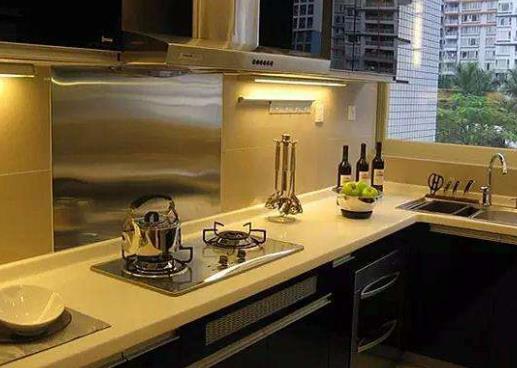 爐灶上的頑垢該怎么清洗 清潔爐灶頑垢的小妙招