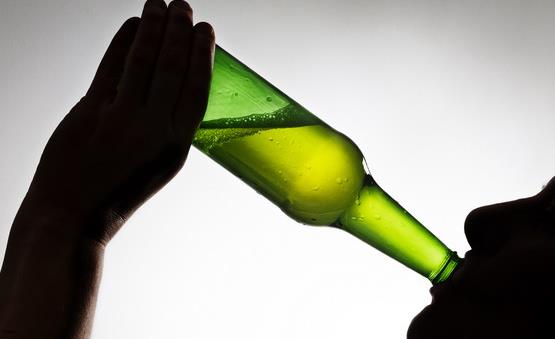 長期酗酒給身體帶來10大危害 推薦四種中醫戒酒方