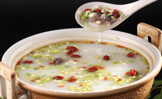 關于喝湯的講究 這6類人群不能隨意喝湯