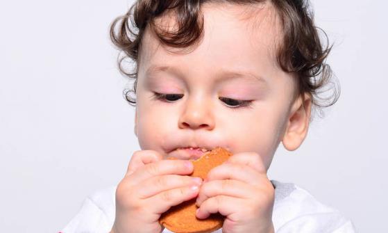 寶寶噎食急救正確方法 媽媽學幾招很有必要