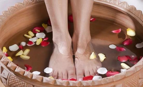 泡腳養生真的不是人人都適合 泡腳應遵循兩個原則