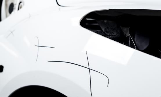 汽車劃痕是如何產生的 汽車劃痕簡單處理小妙招