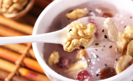 藕粉補益氣血增強人體免疫力 不適合吃藕粉的三類人群