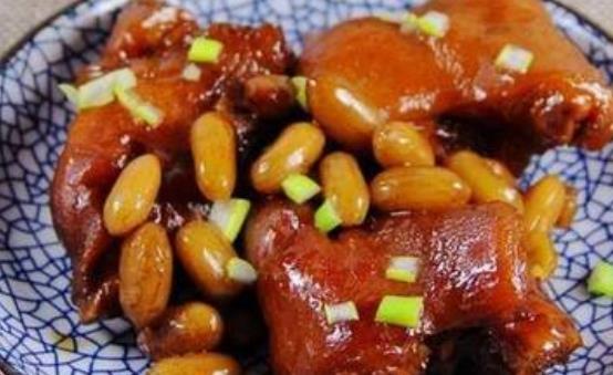 女性要輕松度過月經(jīng)期 應多食用8款食譜