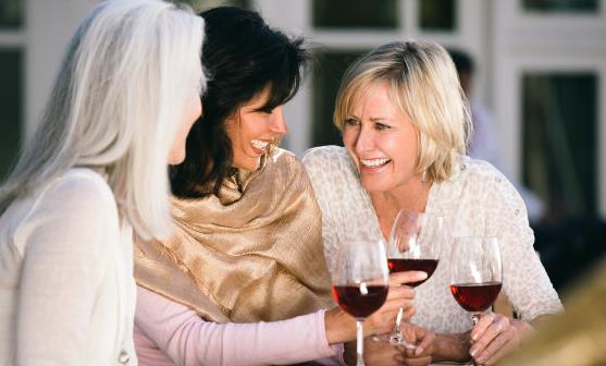 女人喝葡萄酒養生 常喝葡萄酒的7個好處