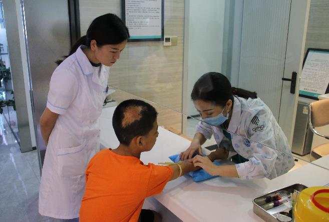 廣州青逸植發(fā)，這樣做真的可以防止脫發(fā)嗎？