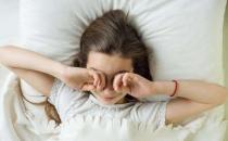 早起3不要，睡前4遠離，不要著急起床，要吃早餐，遠離熬夜