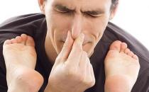 肚臍下面疼是怎么回事，肚臍下面疼是怎么回事男性