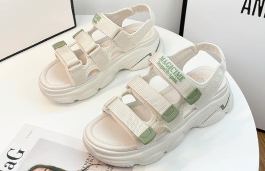 涼鞋泡水發臭原因是什么 涼鞋里面太滑怎么辦