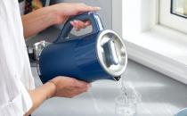 早餐不建議吃哪些食物，不吃早餐的危害：低血糖、胃炎、胃潰瘍