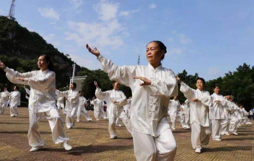 八段錦晚上十點多做好嗎 八段錦晚上九點后能練嗎