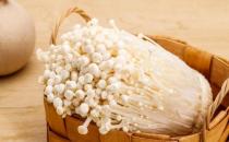 早餐不建議吃哪些食物，不吃早餐的危害：低血糖、胃炎、胃潰瘍